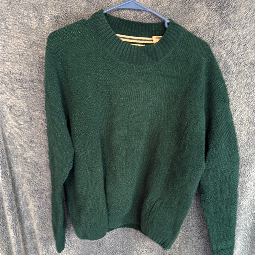 Weatherproof Green Crew Neck Sweater Timeless Knit Design